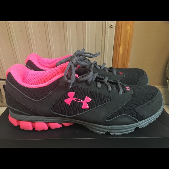 Under Armour Shoes - Women’s Under Armour Sneakers Size 10